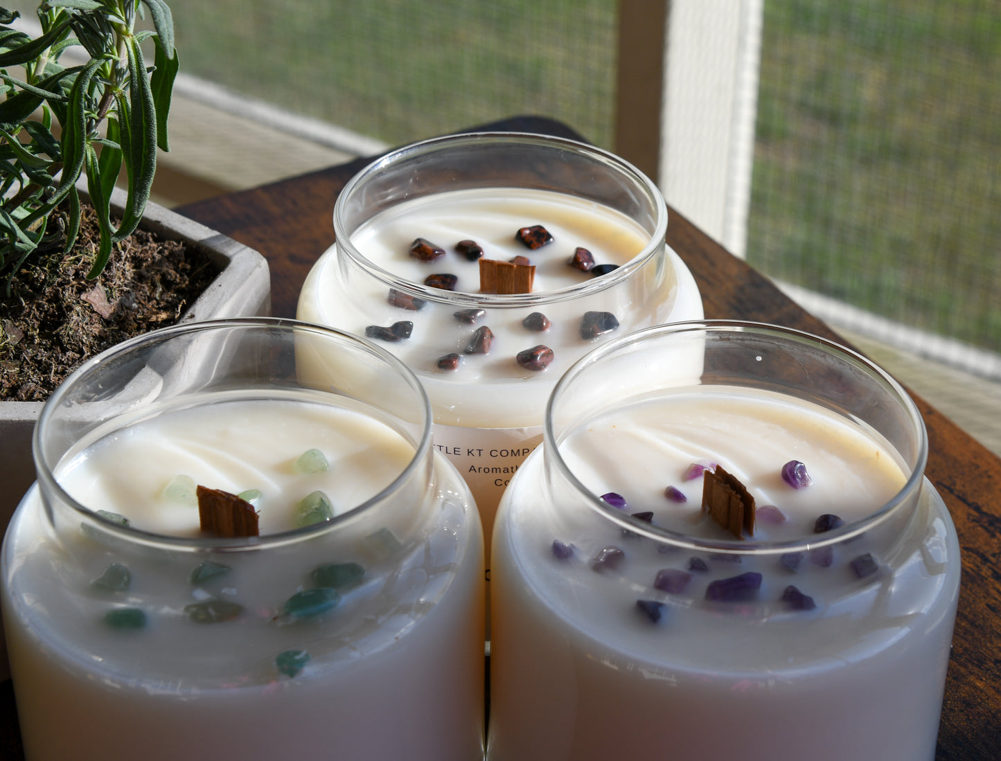 Palo Santo & Sandalwood Wood Wick Candle – Luxury Aromatherapy 🔥🌿 - Little KT Company