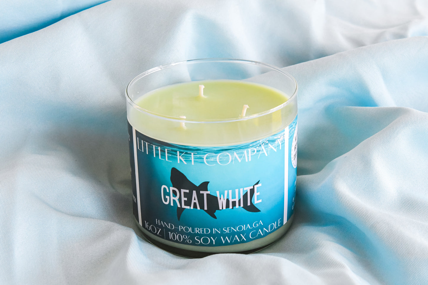 Great White Candle – Ocean Breeze & Sandalwood 🌊🦈 - Little KT Company